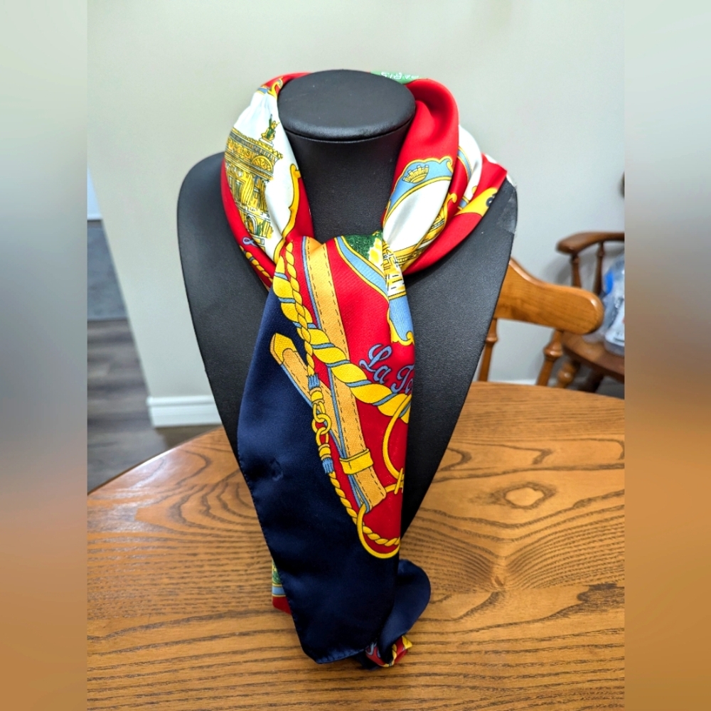 Scarf. 100% polyster. Made in Italy . Souvenir of Paris. Landmarks of Pa…